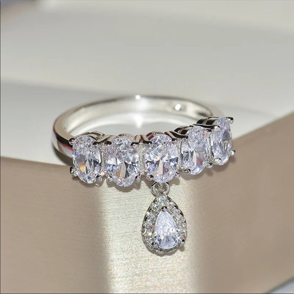 New 925 Silver Luxury Heart-shaped Crystal Ring - Picture 4 of 4